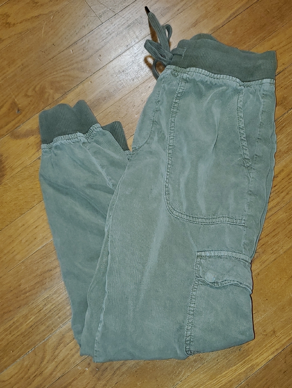 American Eagle Outfitters Olive Cargo Jogger Pants - Picture 12 of 12